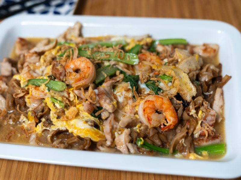 Rice Noodle with Egg Gravy 滑蛋炒河